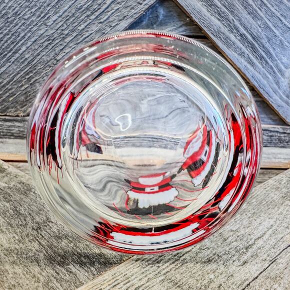 Pair of Vintage Luminarc “Santa Claus On The Rocks” Christmas Cocktail Glasses - Picture 4 of 9